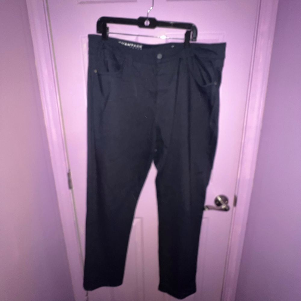 Izod Men's Black Chinos - Straight Leg 38x32